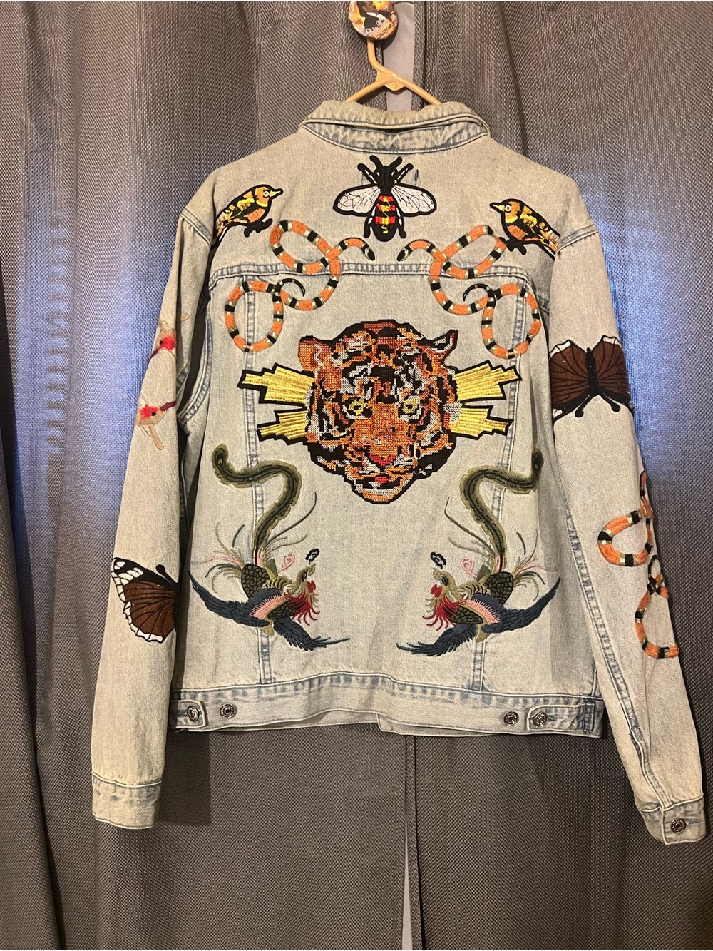 Light Blue Embroidered Floral & Animal Denim Jacket customized - Picture 3 of 3